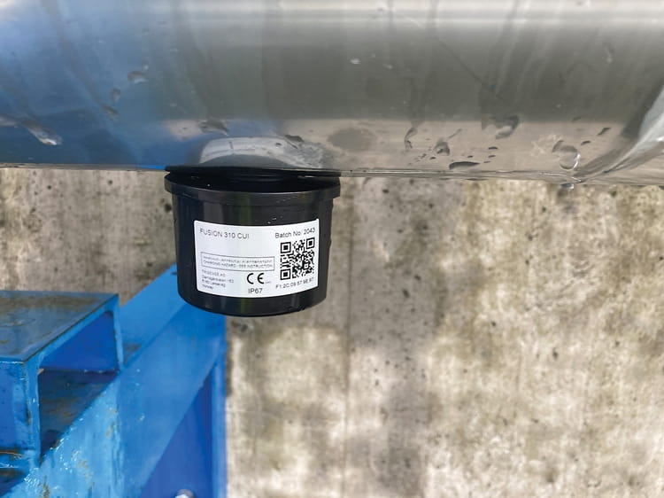 TRISENSE.jpg building sitting plane snow old covered blue parking kitchen ramp parked man air riding meter