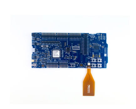 nRF52833 DK: Fig 2 - connecting antenna